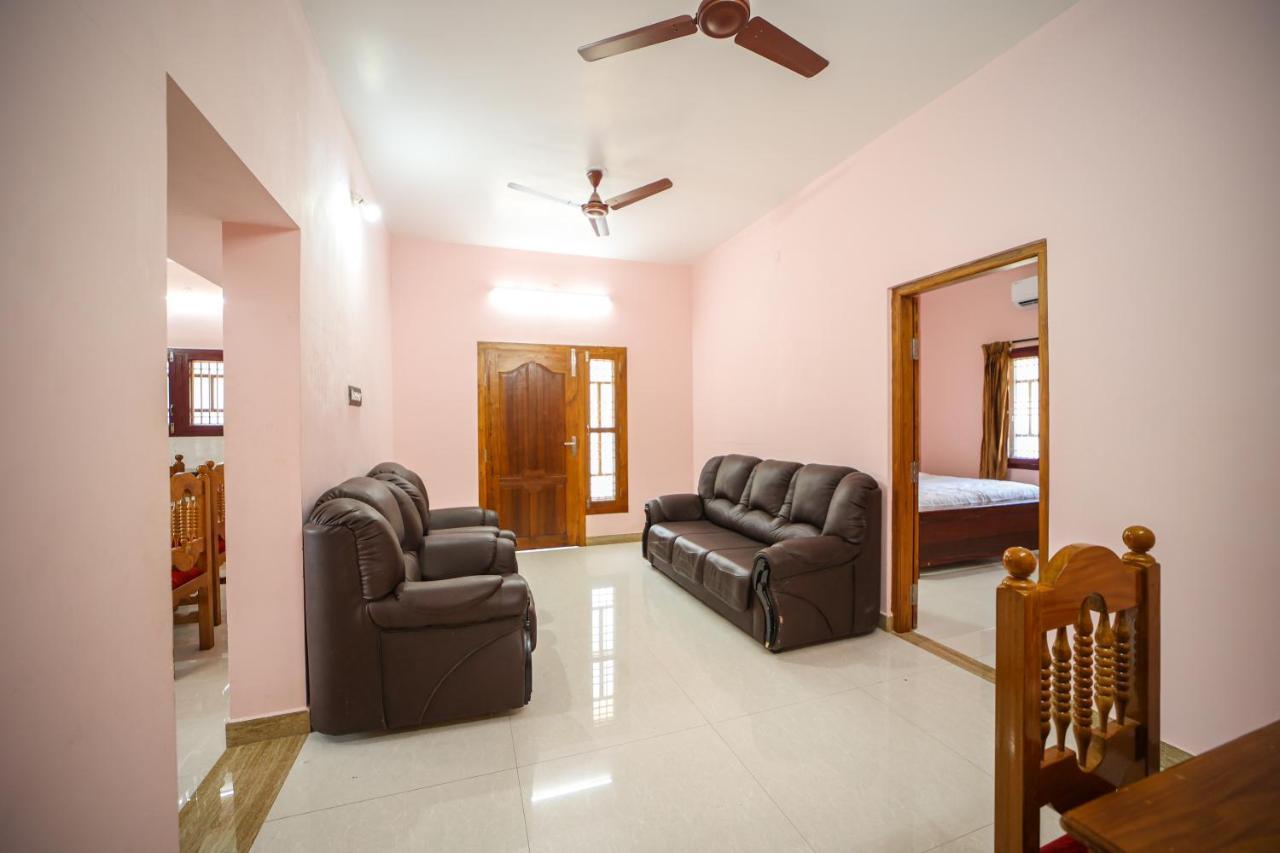 The Pothigai Palace Hotel Kuttālam Buitenkant foto