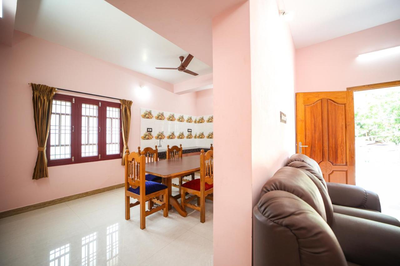 The Pothigai Palace Hotel Kuttālam Buitenkant foto