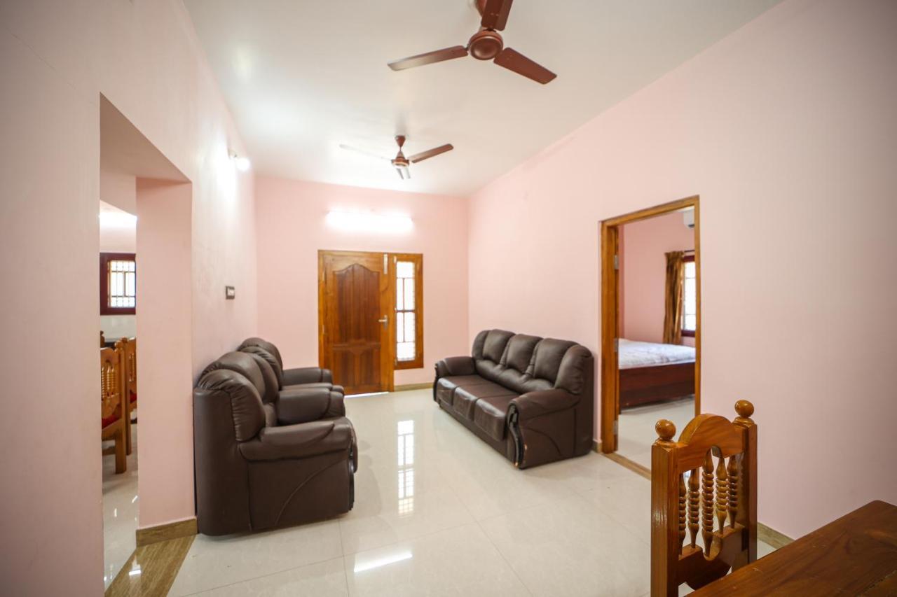 The Pothigai Palace Hotel Kuttālam Buitenkant foto